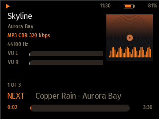 The NaviBeat Audiophile theme: title, artist, MP3 CBR 320 kbps, 44100 Hz sample rate, a left and right VU meter, and album art.
